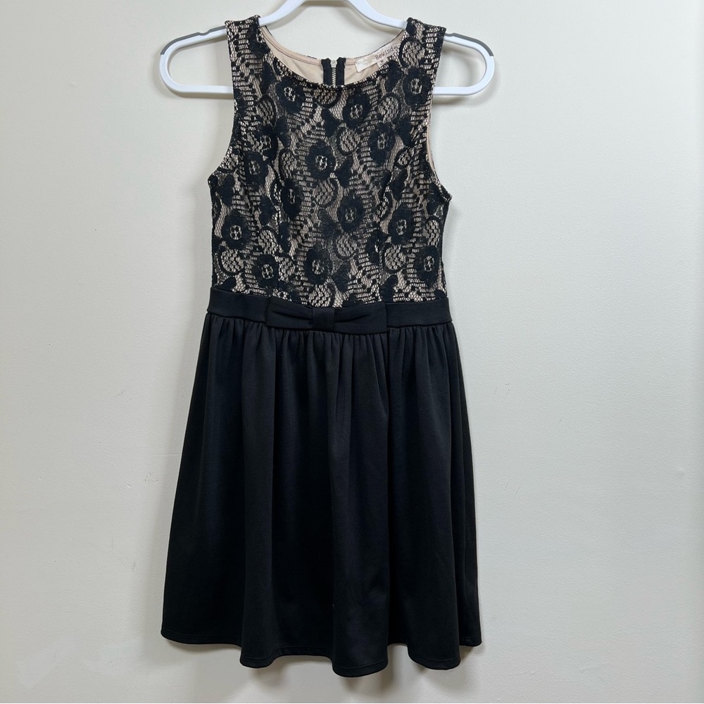 Rewind Dress Black Lace Sleeveless Short Zip Back Cocktail Party Women's Medium